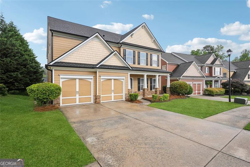 2040 VILLAGE GREEN DR