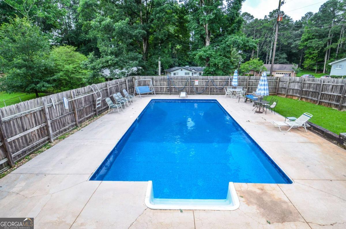 879 Old Tucker RD