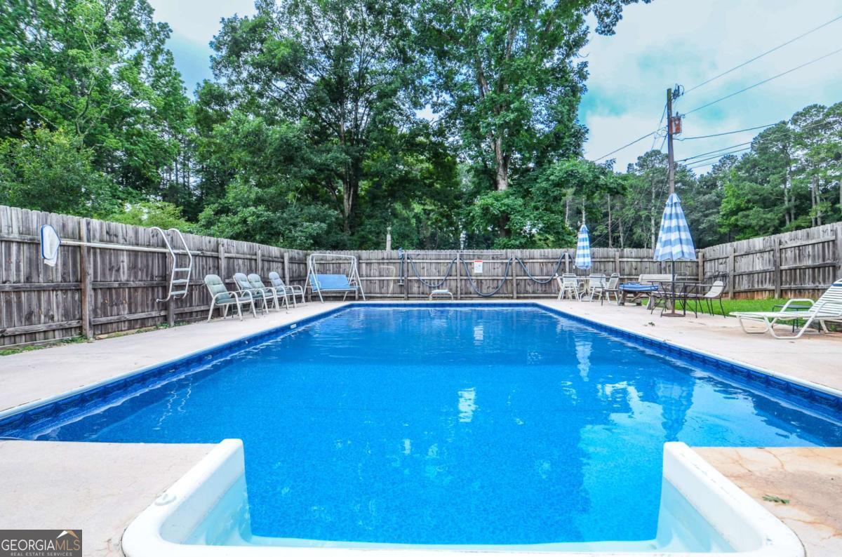 879 Old Tucker RD