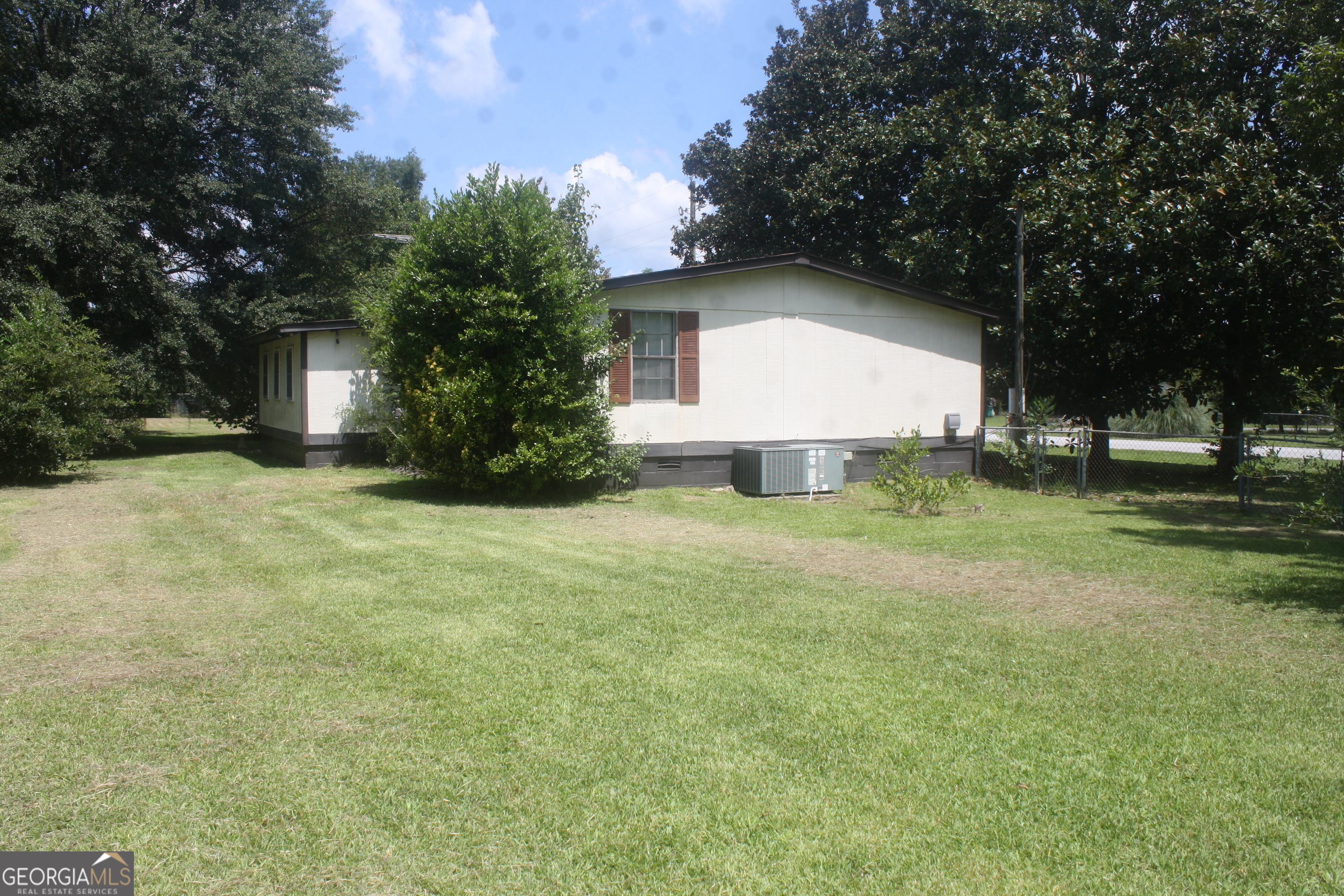 205 Cambridge DR