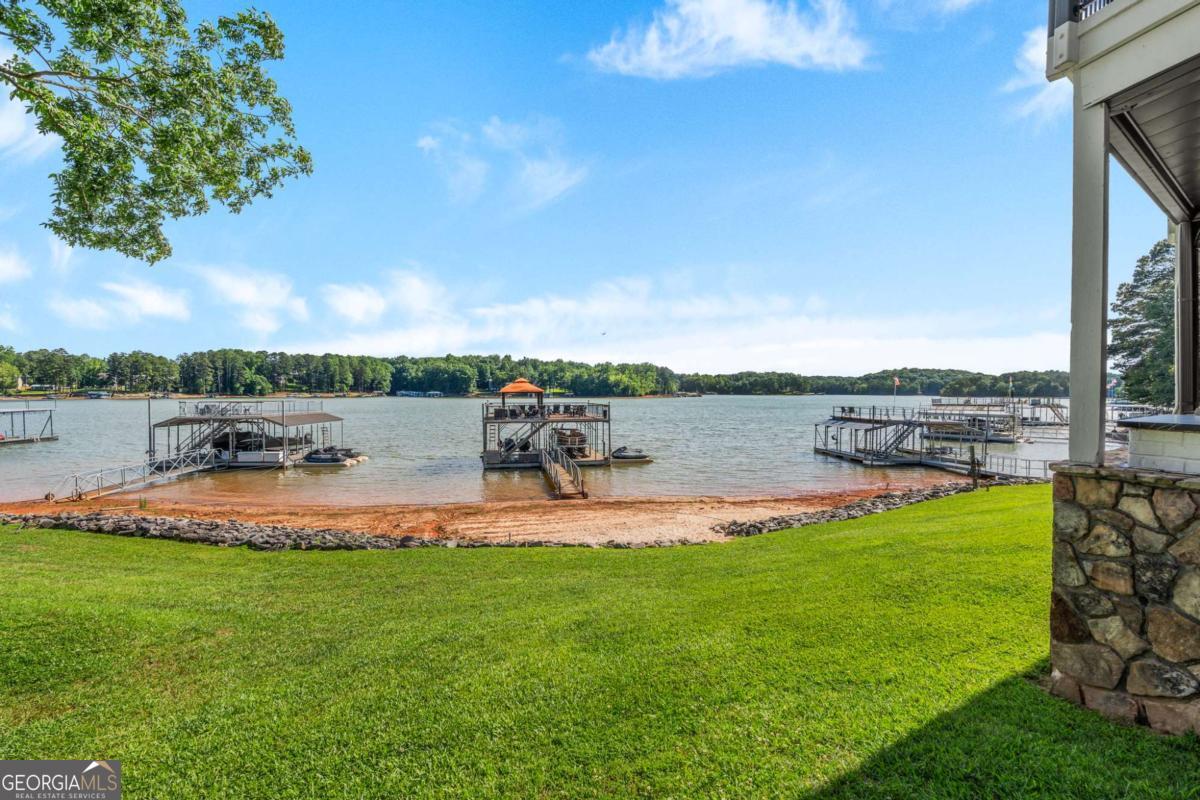 60 View Point DR