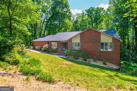 4250 Red Fox TRL Oakwood GA 30566