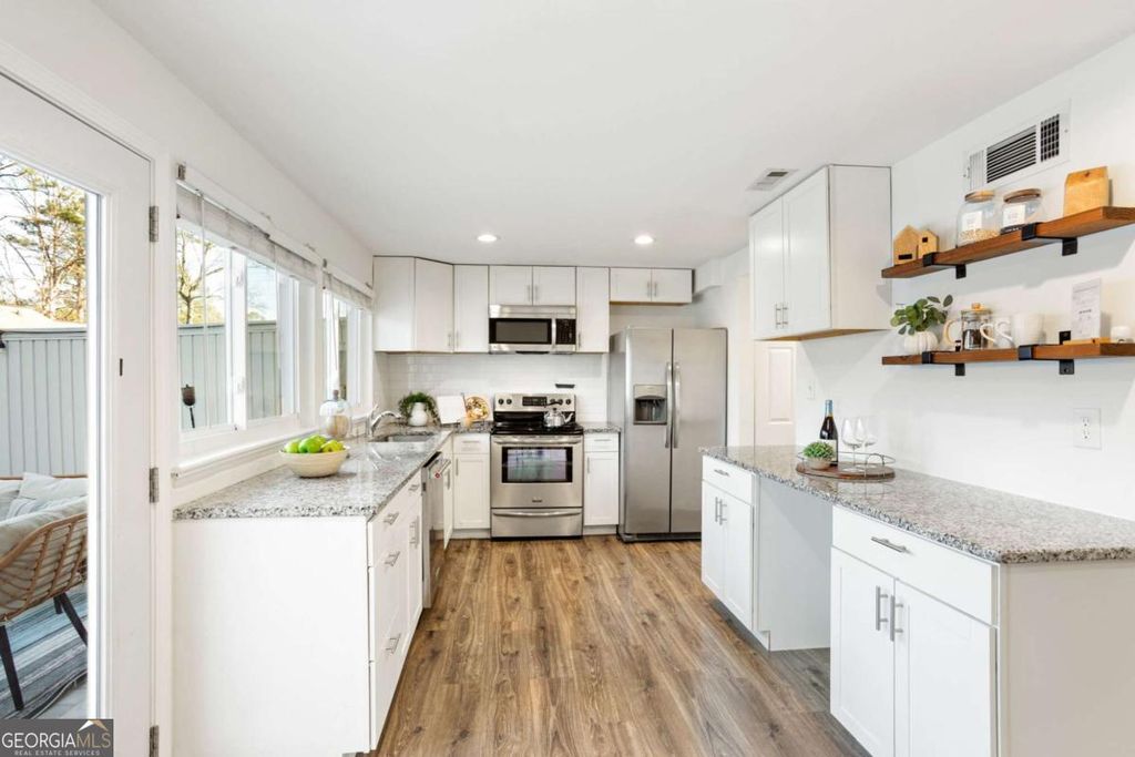 Photo of 7346 Cardigan Circle, Atlanta, GA 30328 (MLS # 10677656)