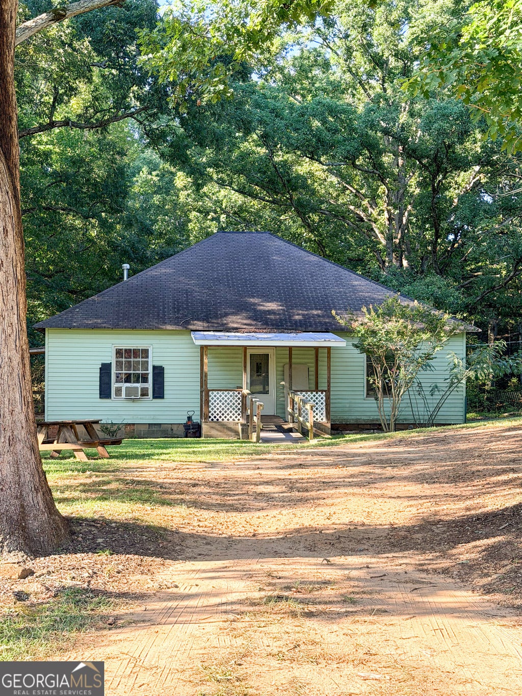 Photo of 1291 Dials Mill SPUR, Statham, GA 30666 (MLS # 10850575)