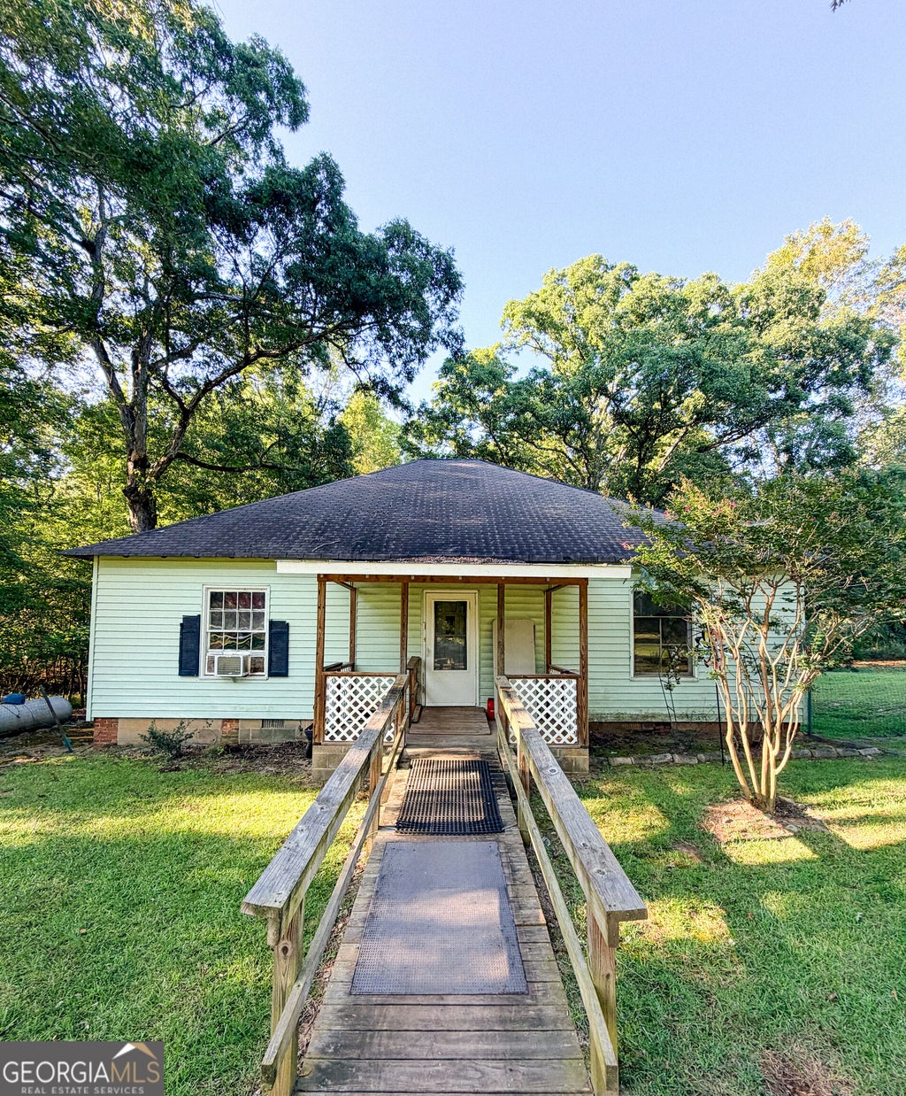 Photo of 1291 Dials Mill SPUR, Statham, GA 30666 (MLS # 10850575)