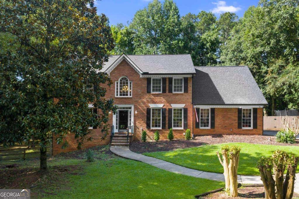 Photo of 10560 Haynes Bridge Road, Alpharetta, GA 30022 (MLS # 10826567)