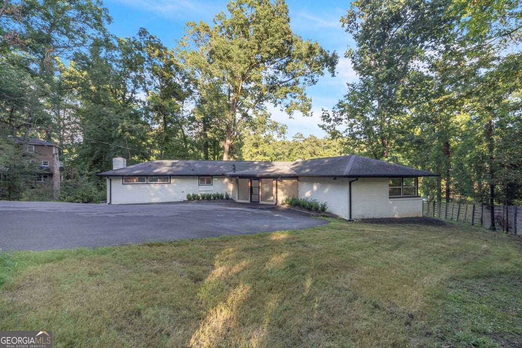 Photo of 1568 Niskey Lake Trail SW, Atlanta, GA 30331 (MLS # 10874674)