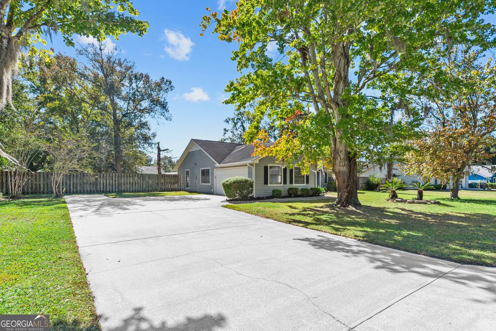 Photo of 114 Plantation Court, Saint Marys, GA 31558 (MLS # 10631380)