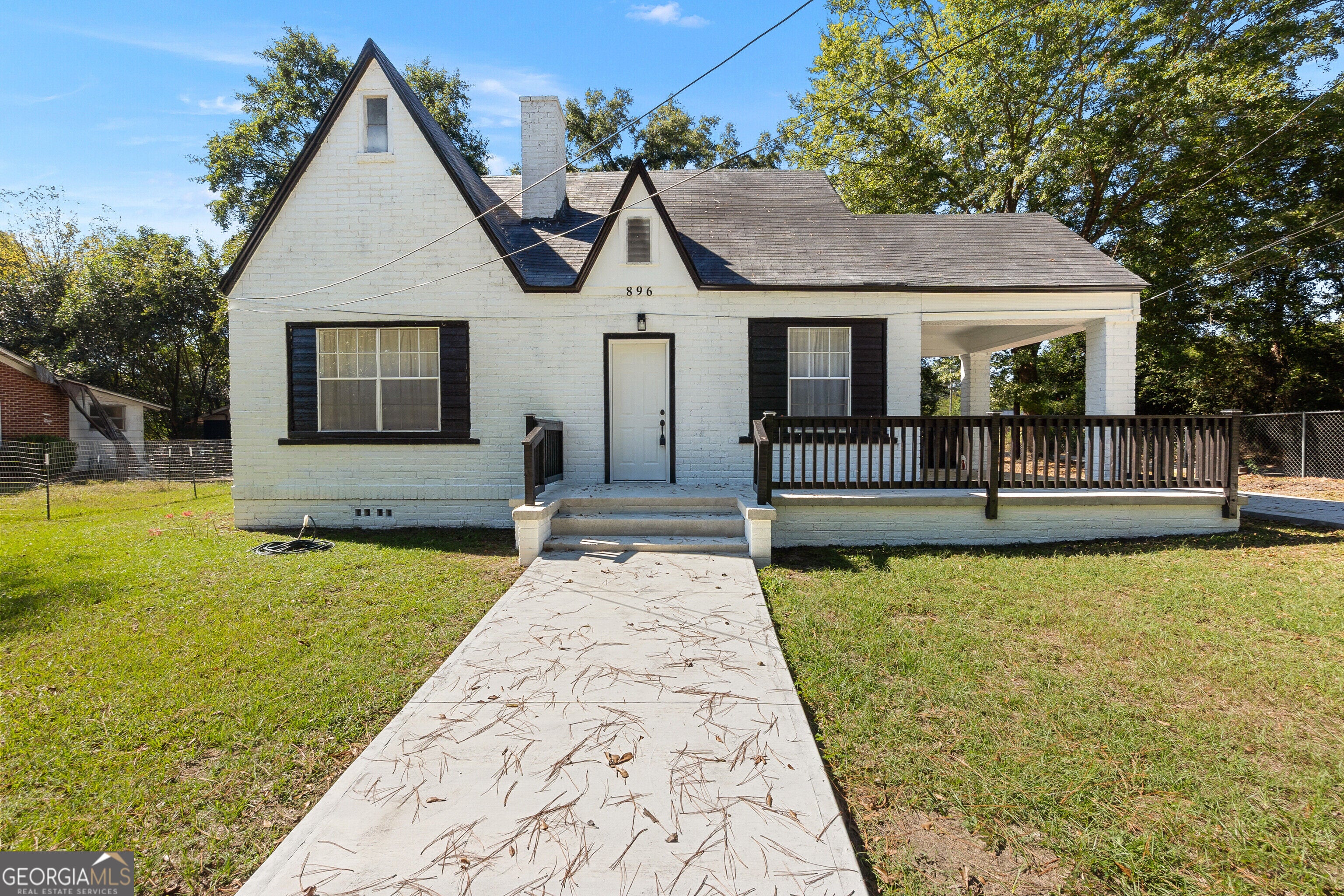 896 Roseview DR