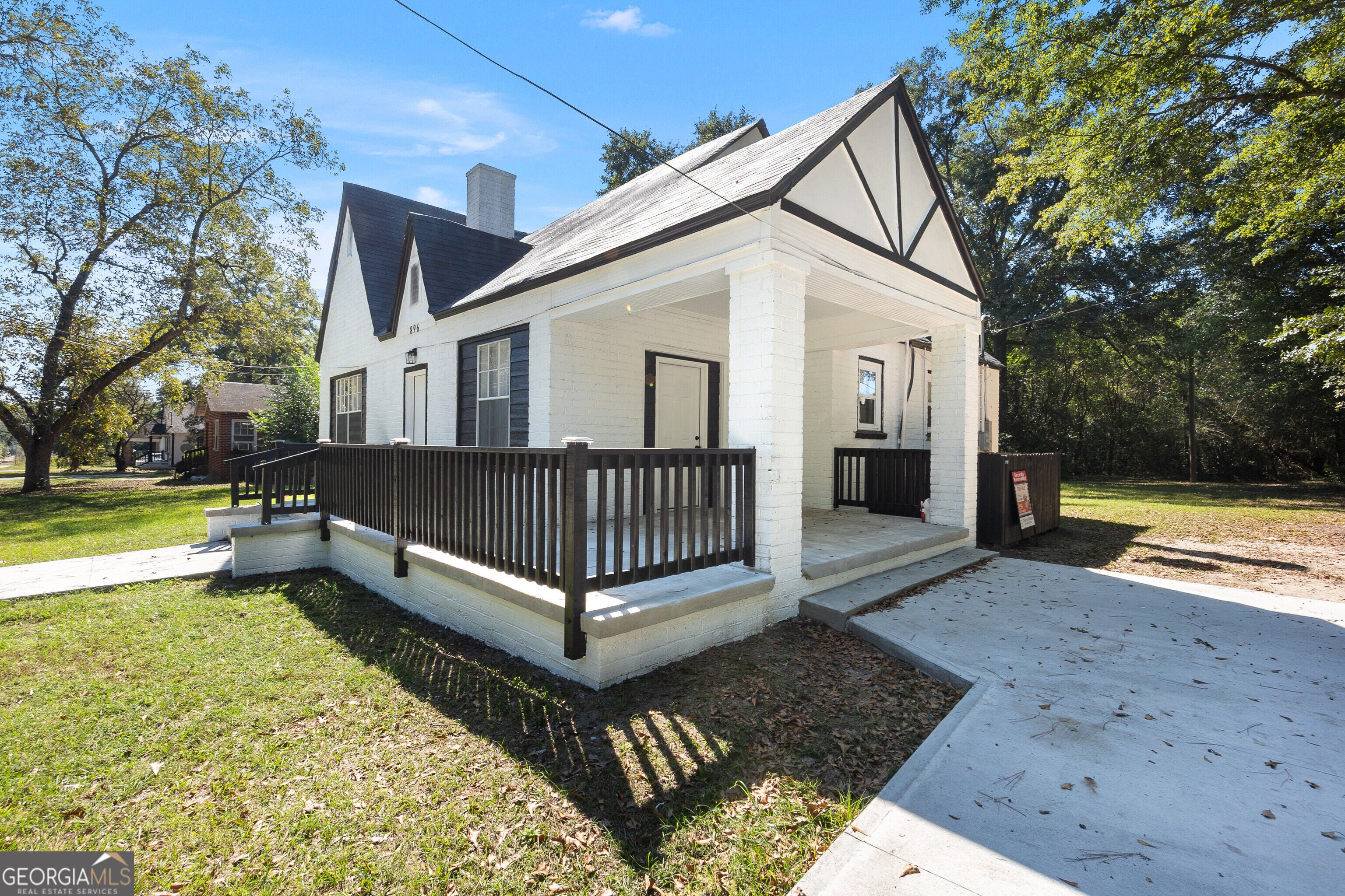 896 Roseview DR