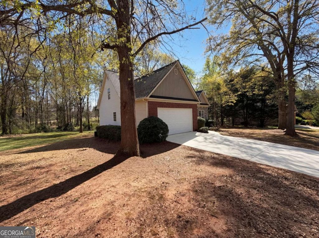 Photo of 95 Woods Way, Jefferson, GA 30549 (MLS # 10720401)