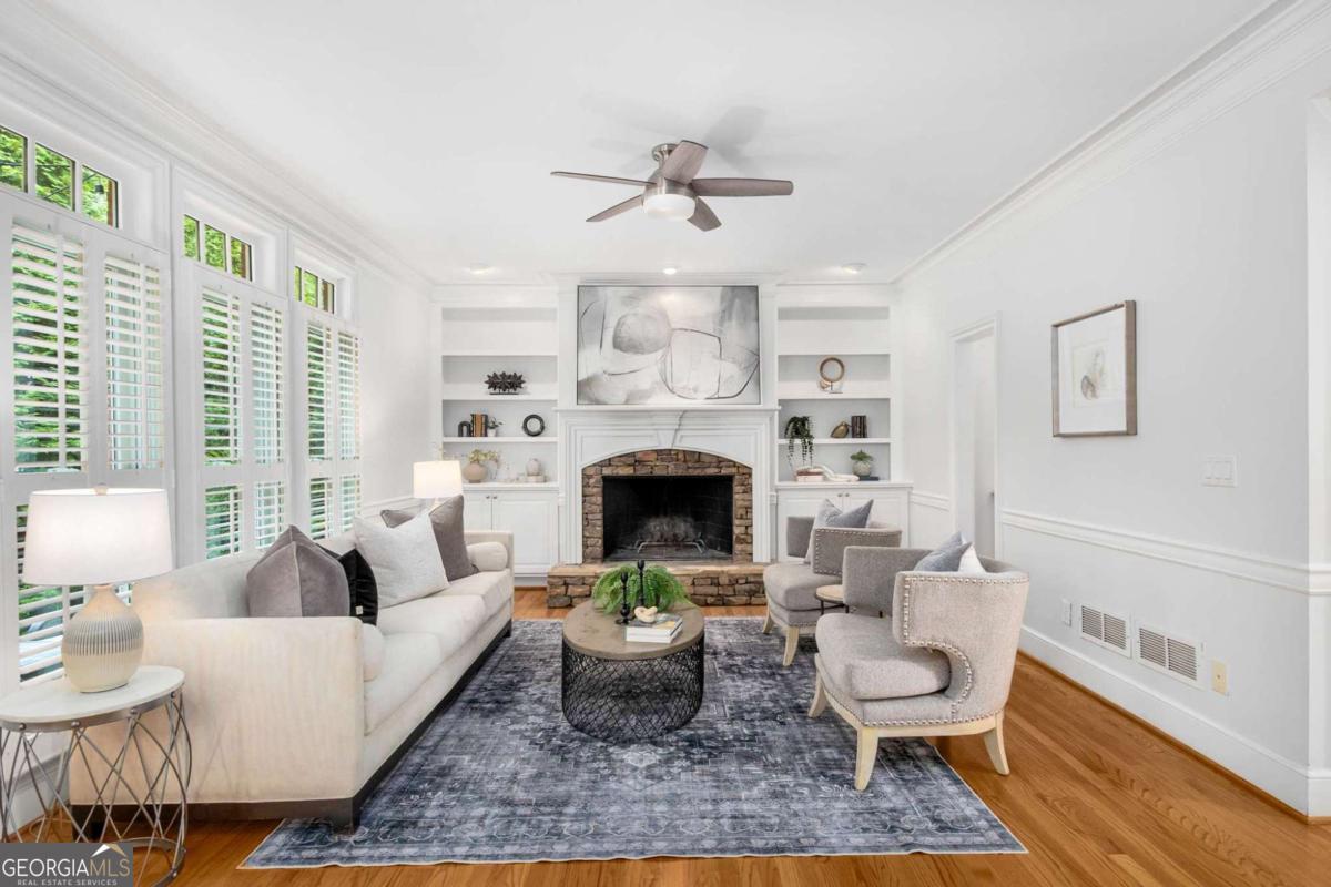 1120 Whitehall Pointe