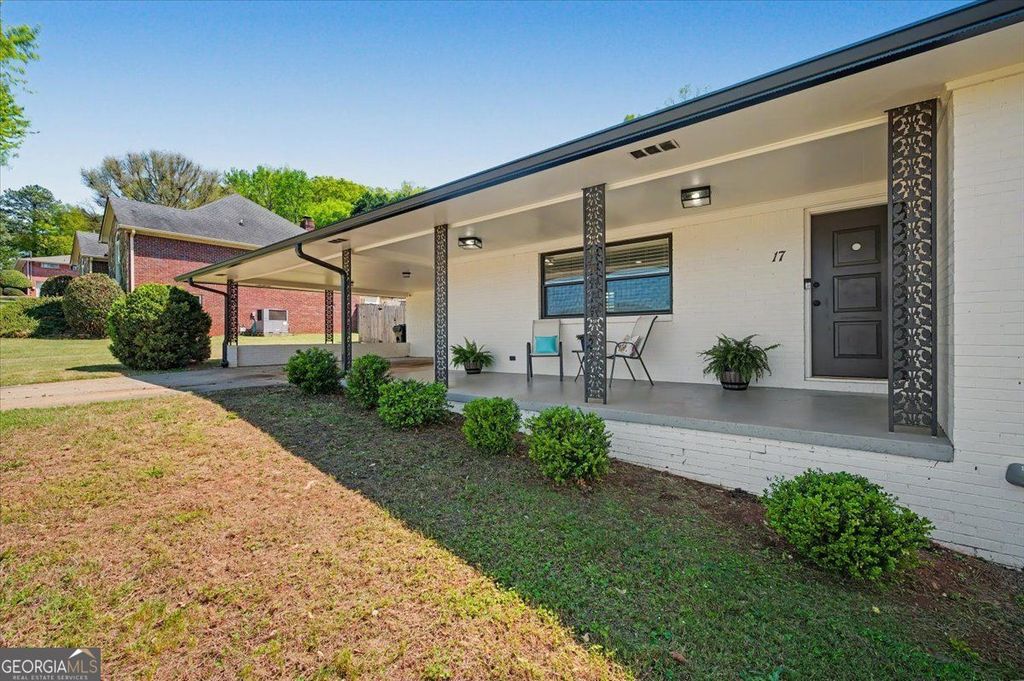 Photo of 17 Crestwood Road, Cartersville, GA 30121 (MLS # 10728336)