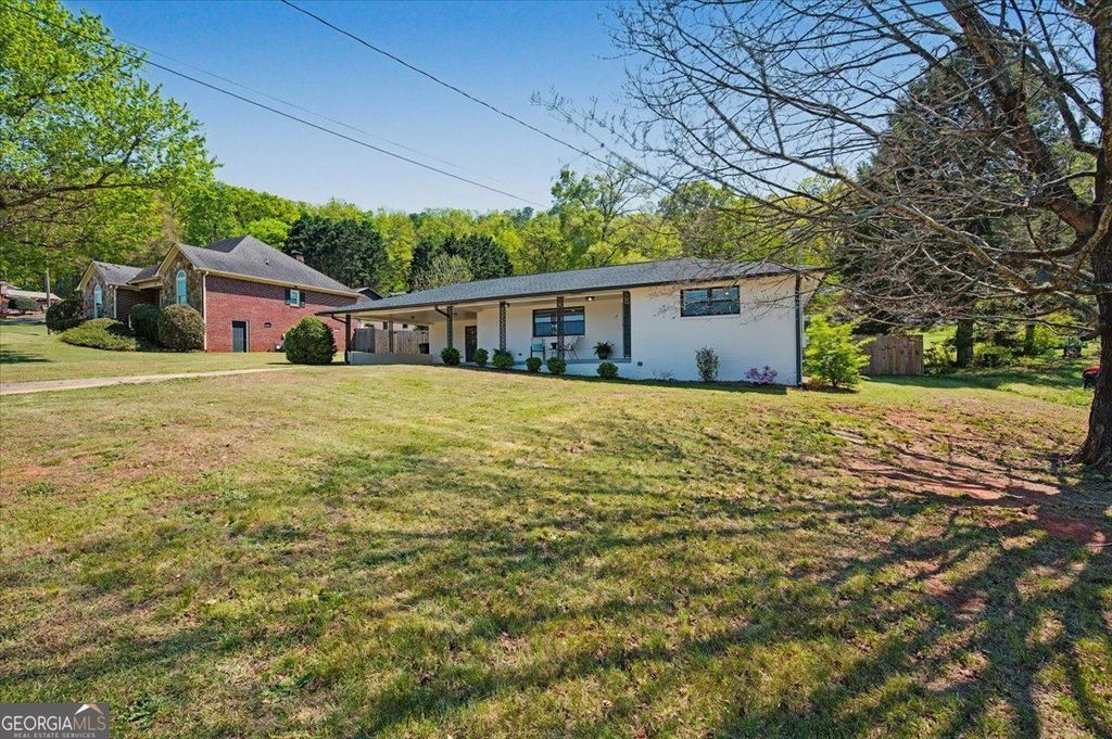 Photo of 17 Crestwood Road, Cartersville, GA 30121 (MLS # 10728336)