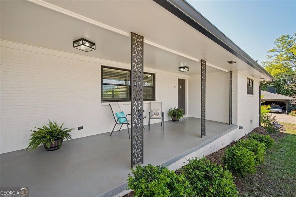 Photo of 17 Crestwood Road, Cartersville, GA 30121 (MLS # 10728336)