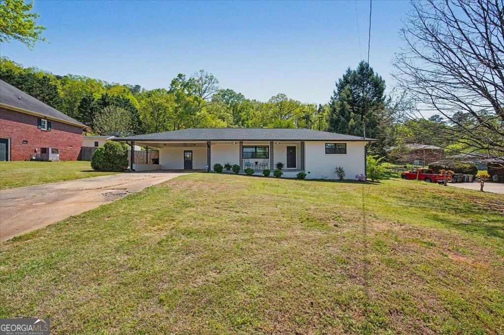 Photo of 17 Crestwood Road, Cartersville, GA 30121 (MLS # 10728336)