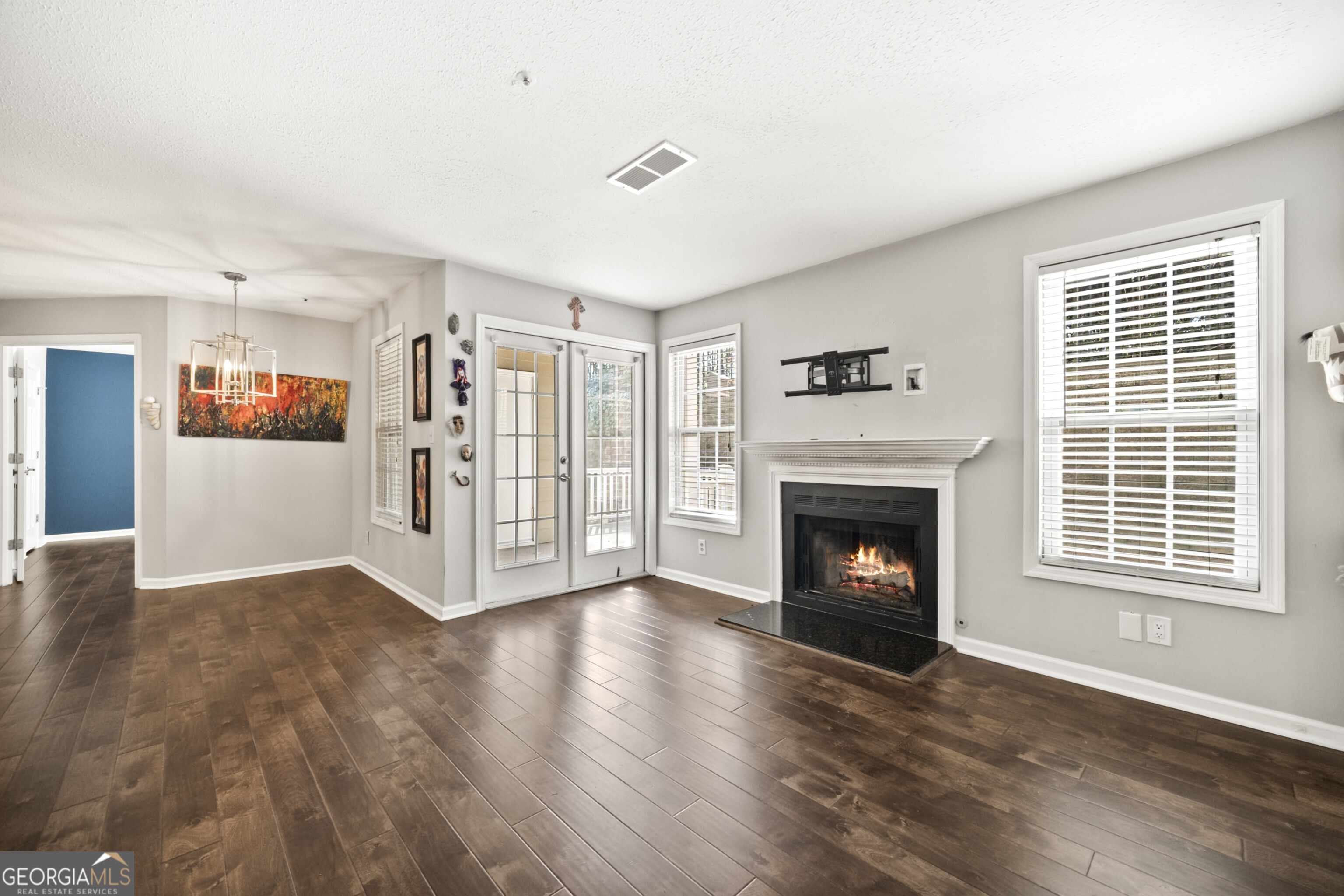 2090 River Heights WALK SE