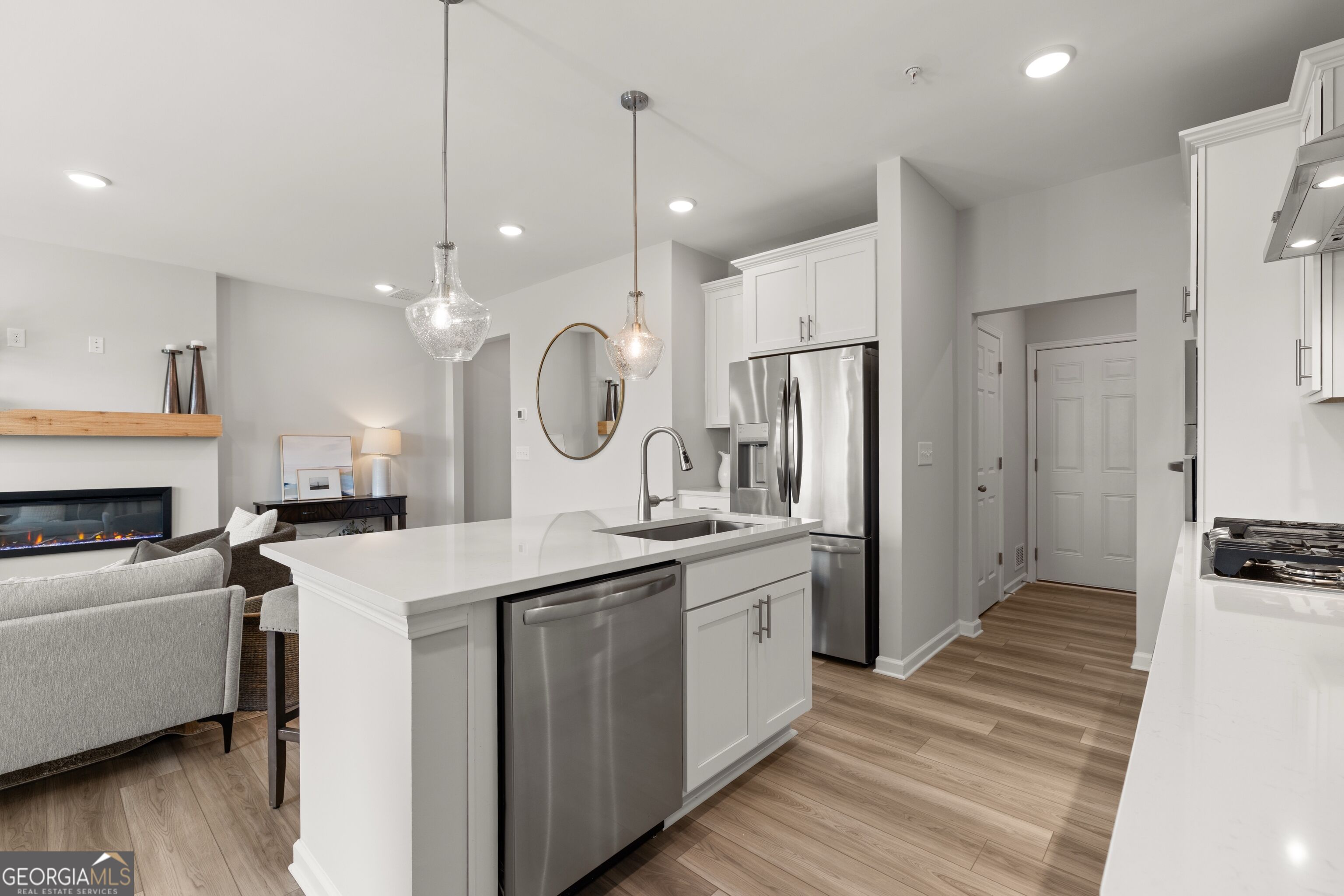 6220 Molo LN 658
