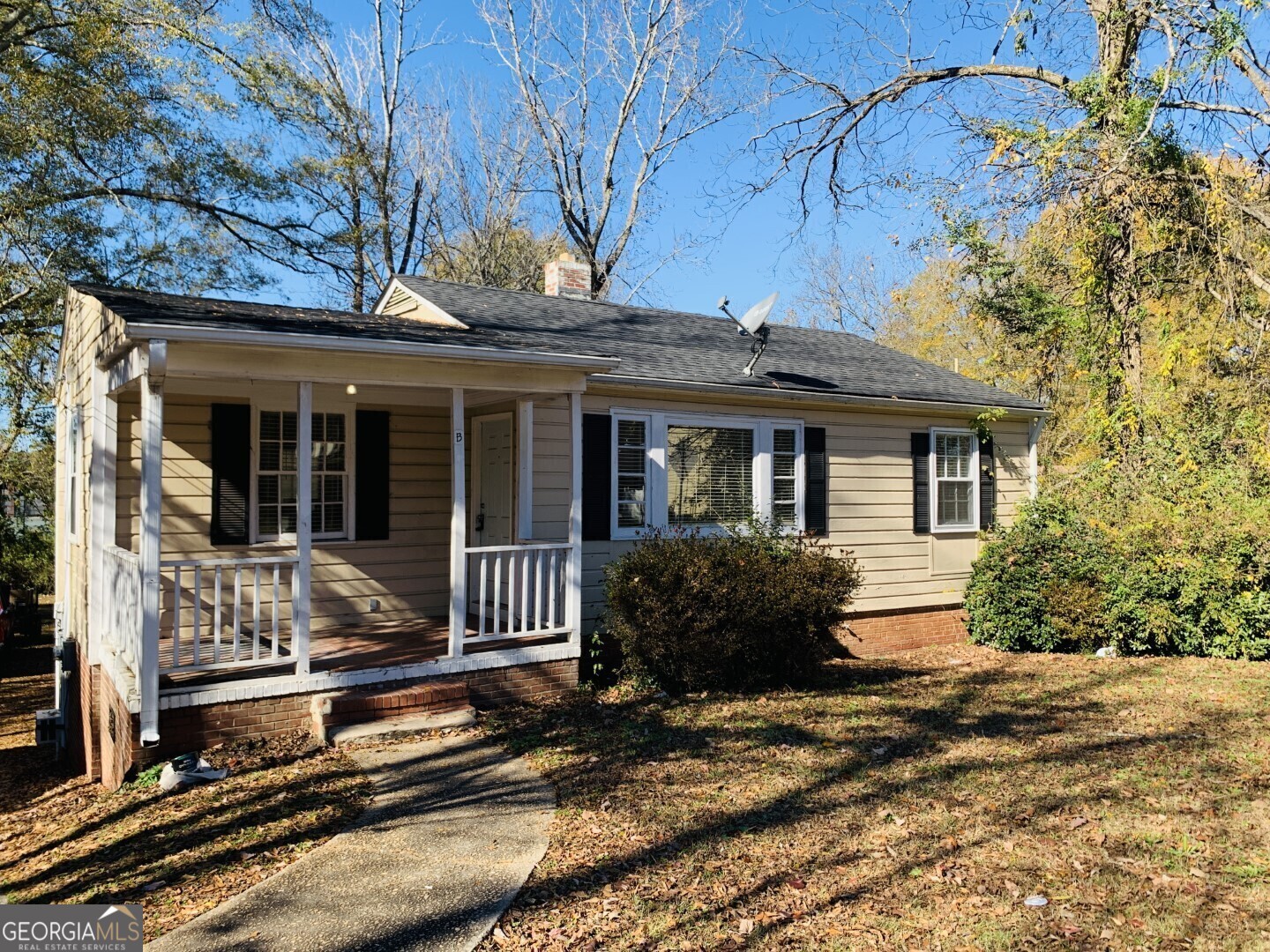 Welcome home! Newly renovated, 2 bed, 1 full bath, hardwood flooring, fully equipped kitchen, private deck and front porch! Minutes to Downtown Lagrange, shopping, restaurants, Lagrange College and more! Must see!