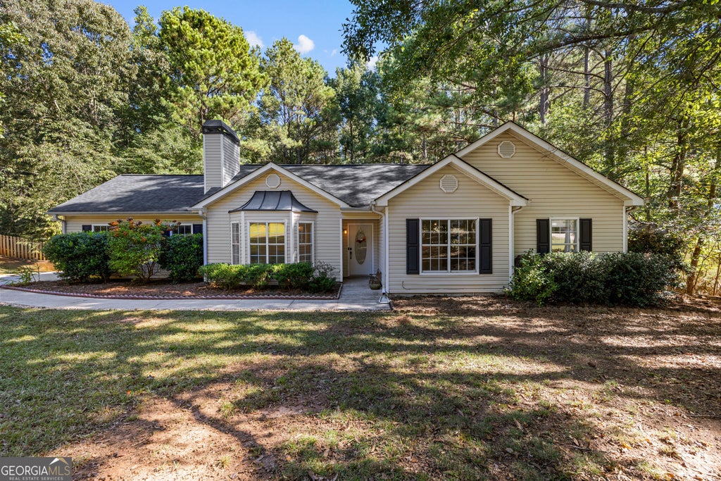 Photo of 105 Paces Landing Place, Newnan, GA 30263 (MLS # 10867443)