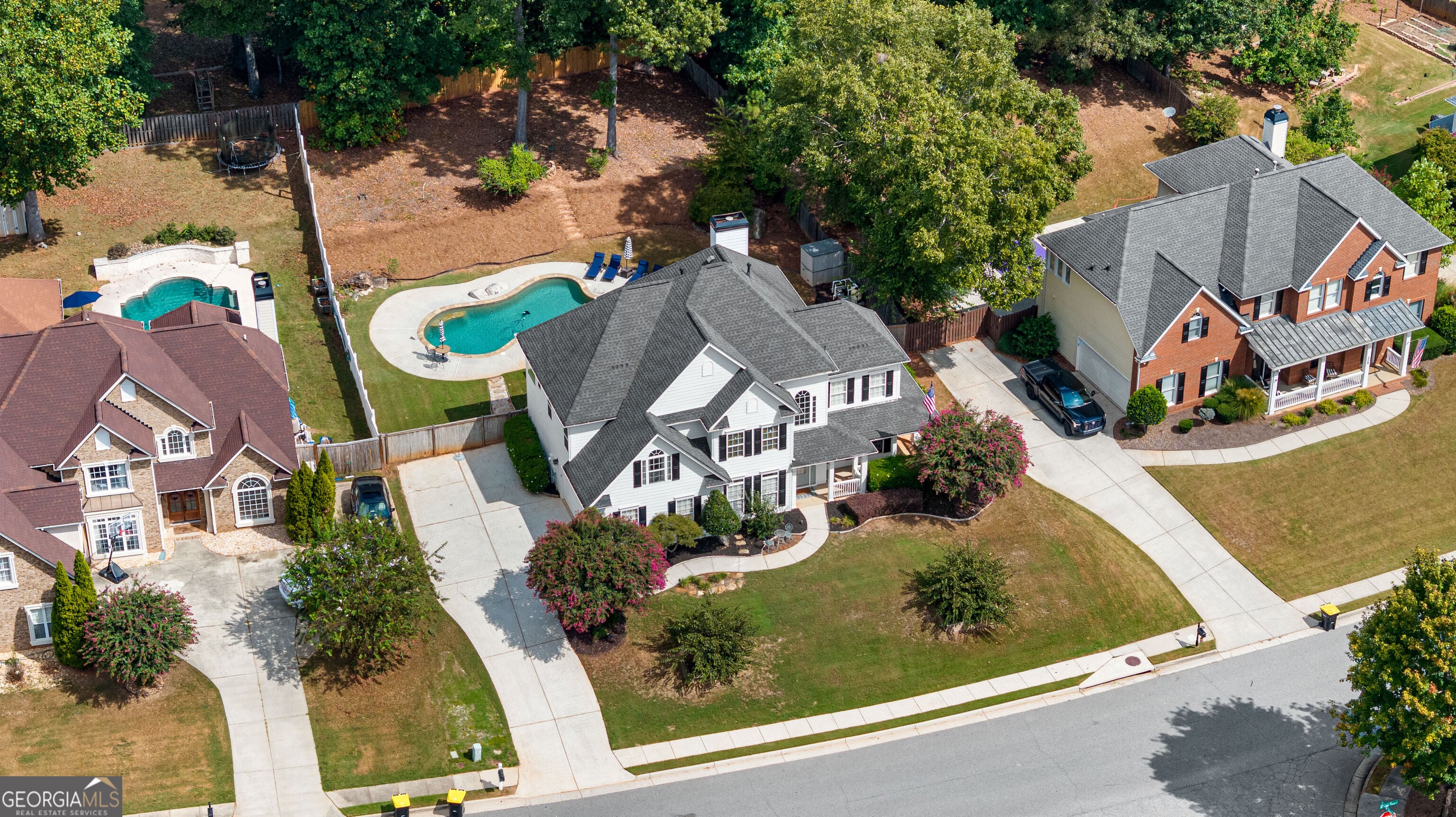 260 Lake Forest DR