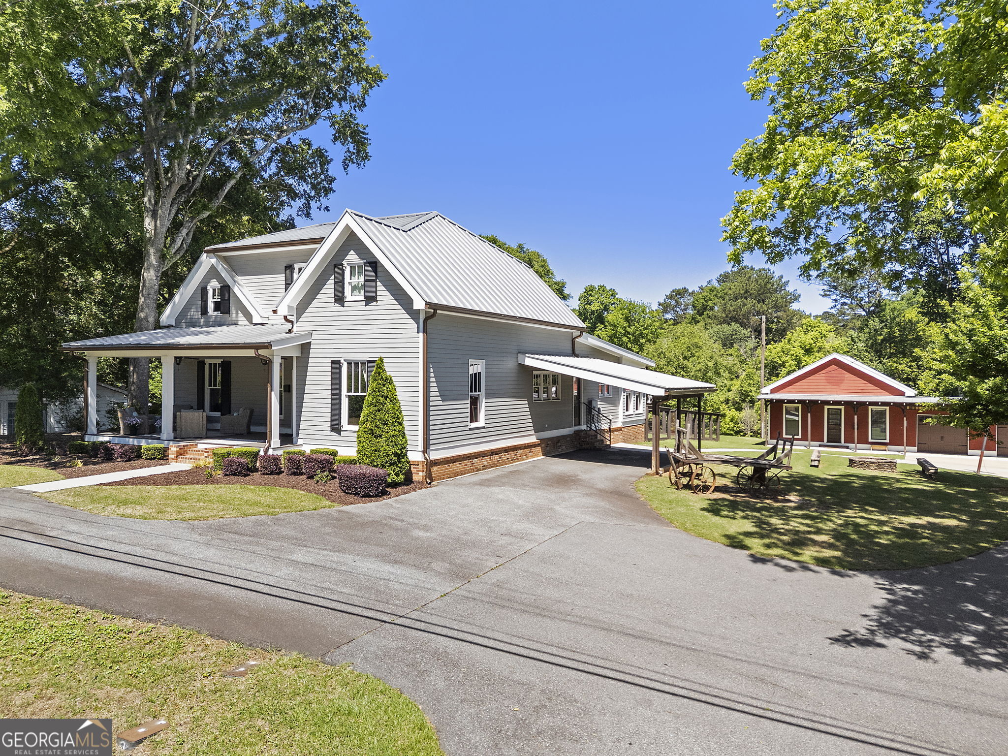 527 Main ST