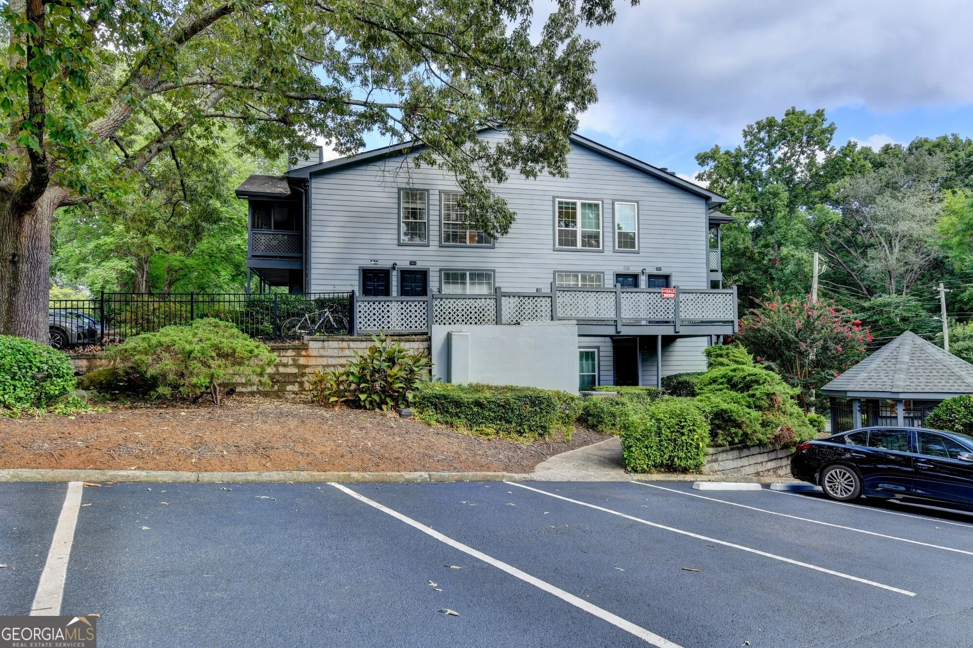 1305 Weatherstone Way NE