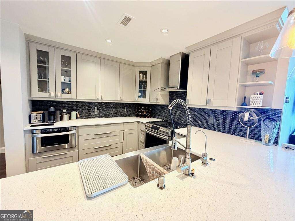 3338 Peachtree RD NE 2303