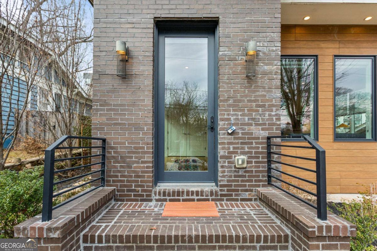 522 Boulevard PL NE 1
