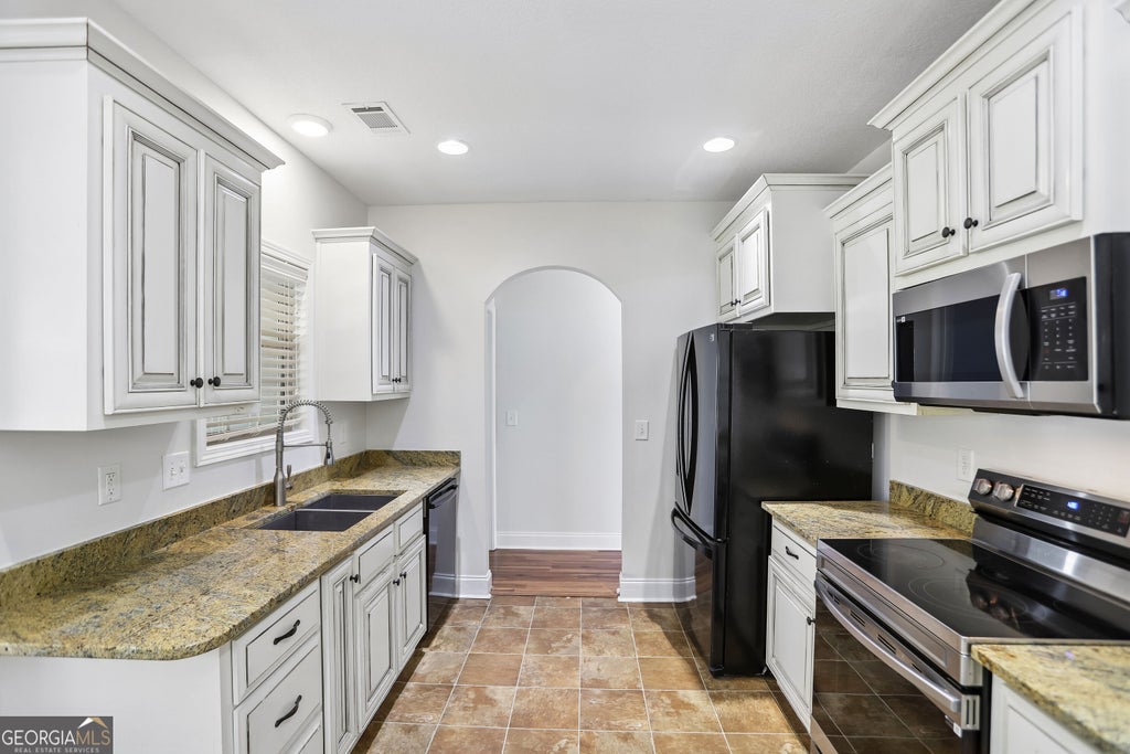 Photo of 506 Leisure Lake Drive, Warner Robins, GA 31088 (MLS # 10879886)