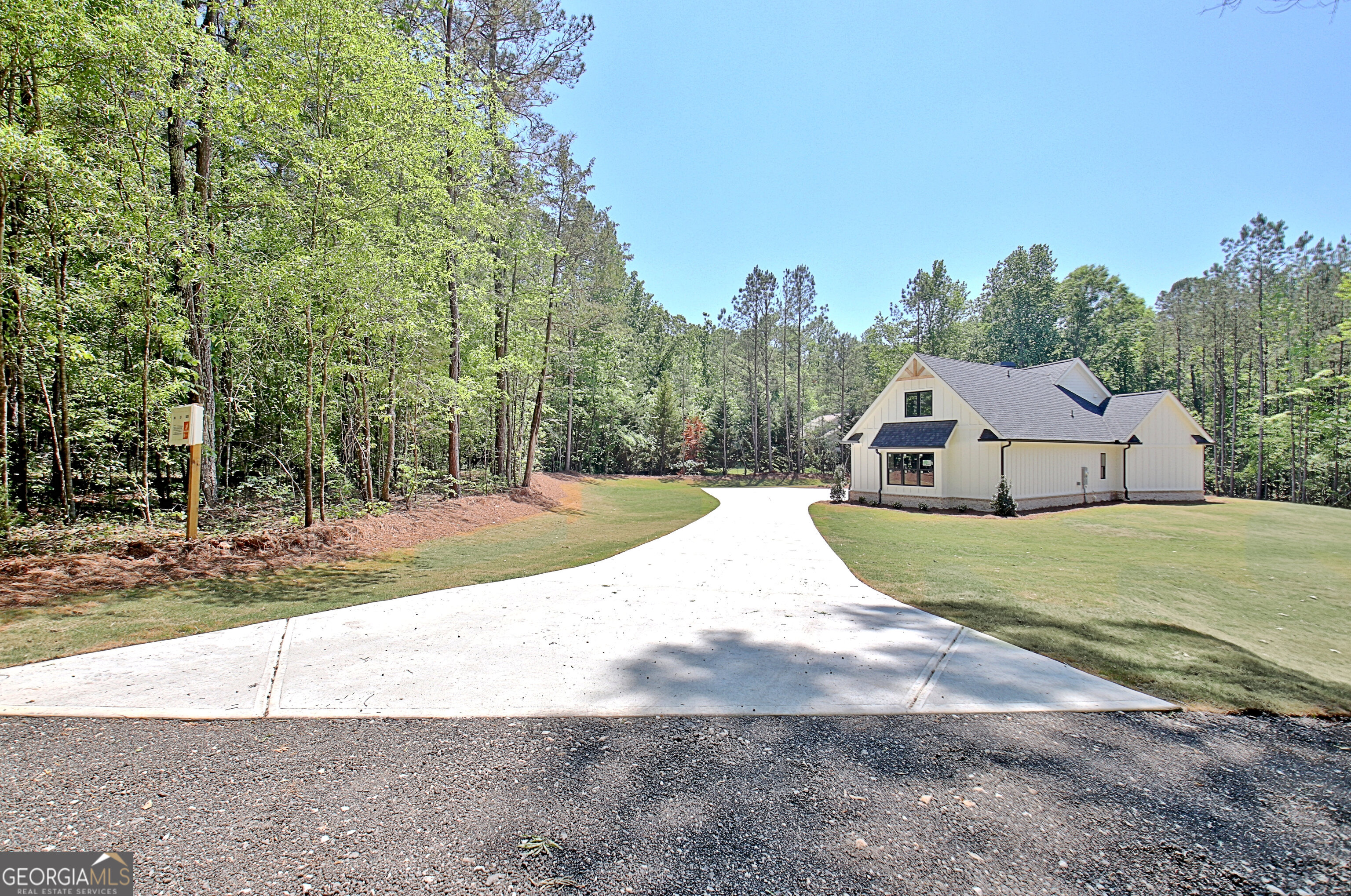 600 Eastside School RD