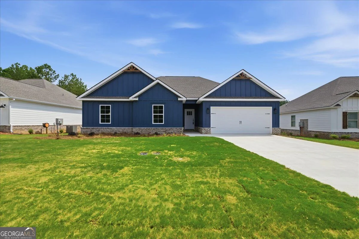 210 Hampton Chase