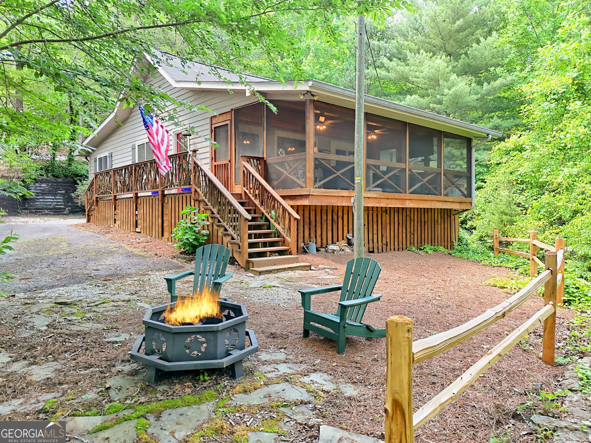 382 Finch DR