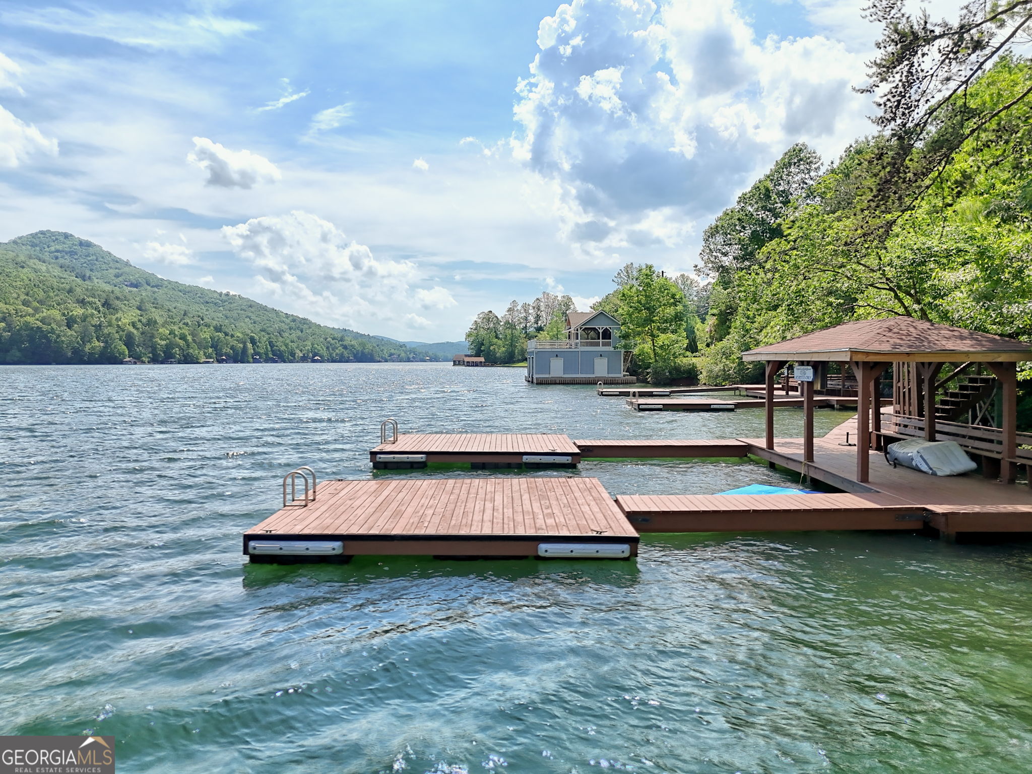 382 Finch DR