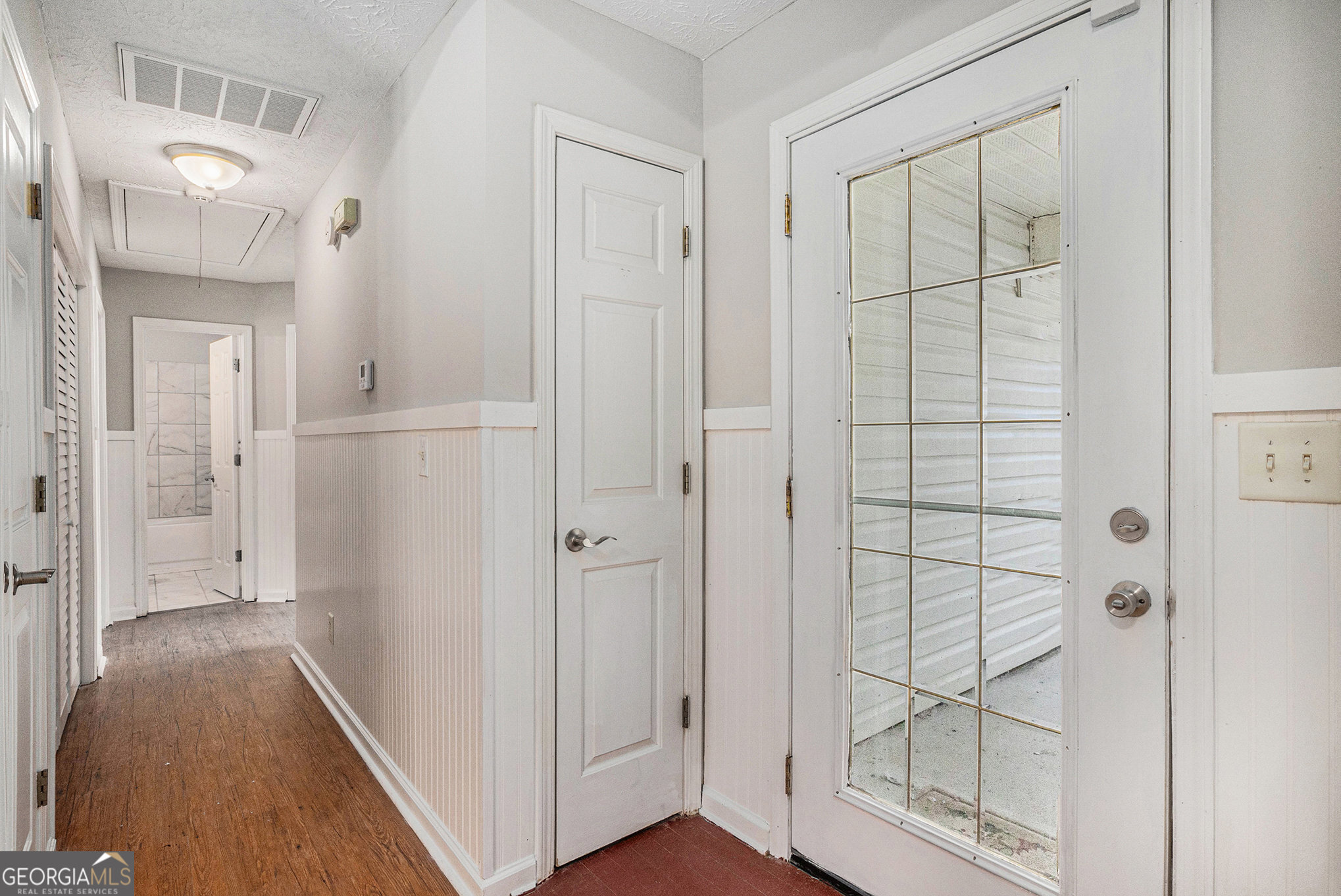 105 Eugene CT