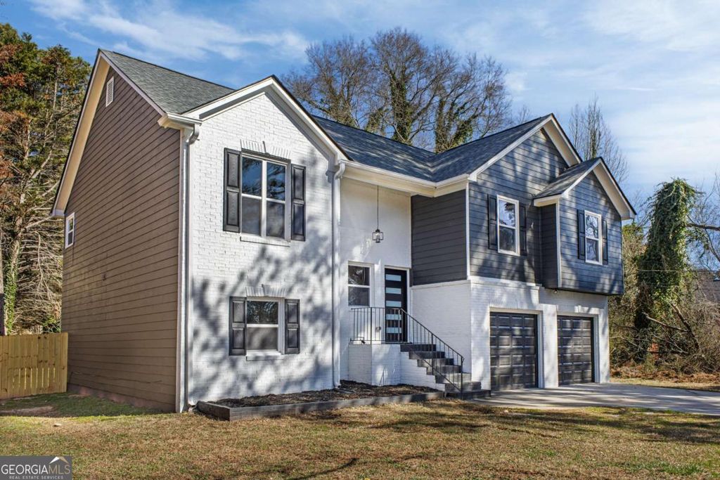 Photo of 2874 Fairburn Road, Atlanta, GA 30331 (MLS # 10693302)