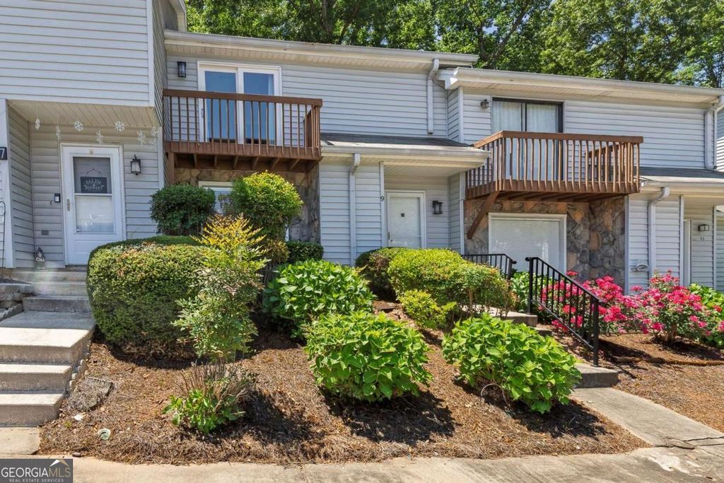 Photo of 9 Fairway Drive NW, Kennesaw, GA 30144 (MLS # 10769626)