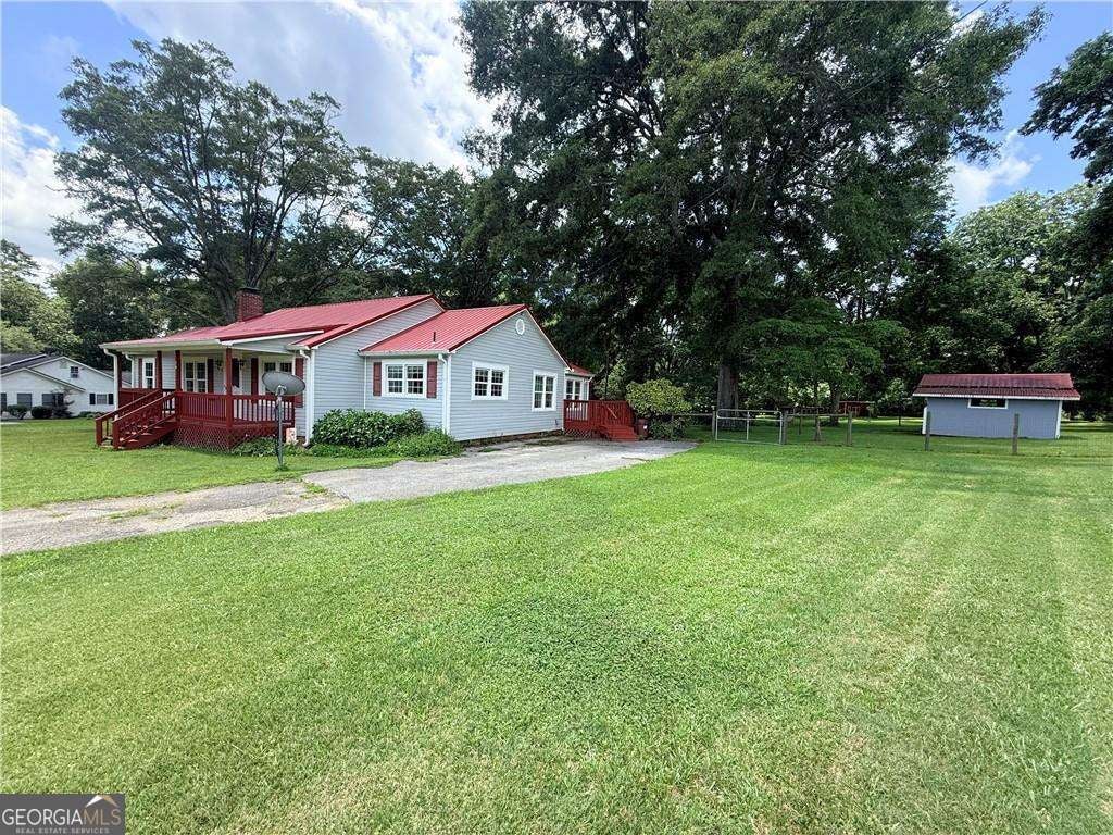 16 Garrett AVE