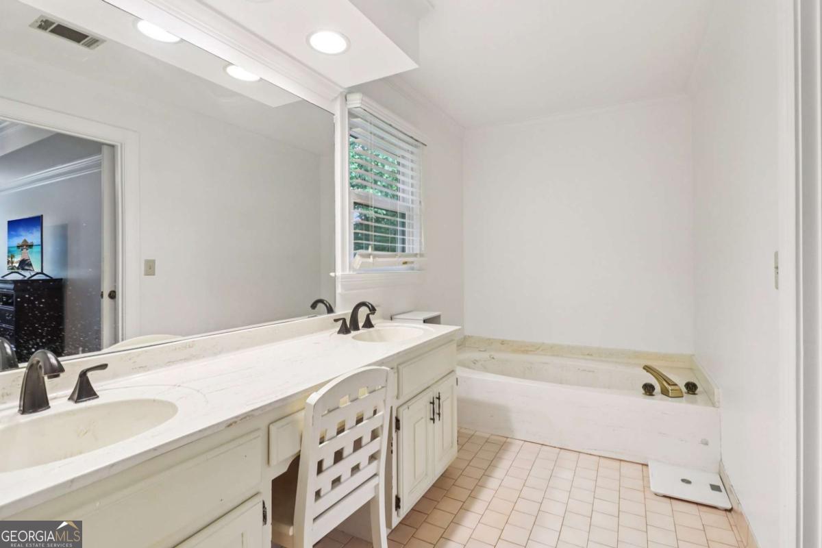Mid Broadwell Trace - Residential