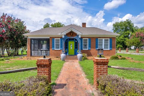157 Hartwell ST Royston GA 30662