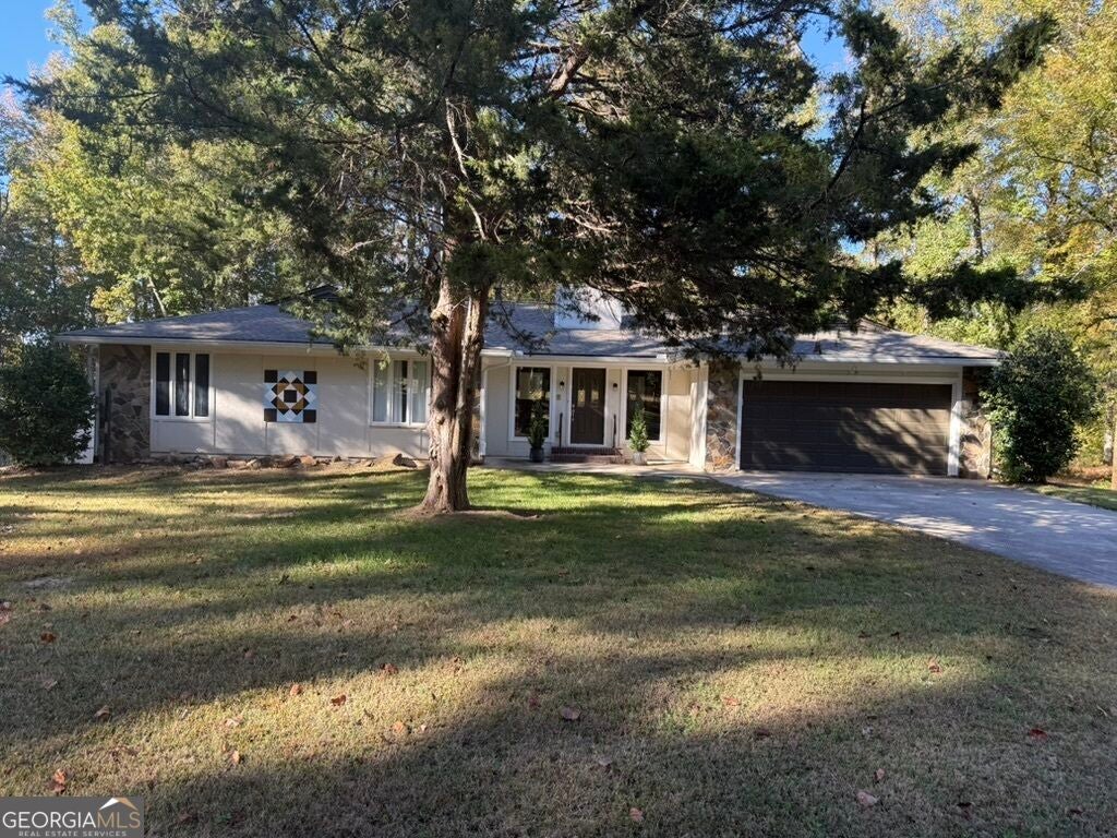 Photo of 8435 Sundridge Drive, Fairburn, GA 30213 (MLS # 10881679)