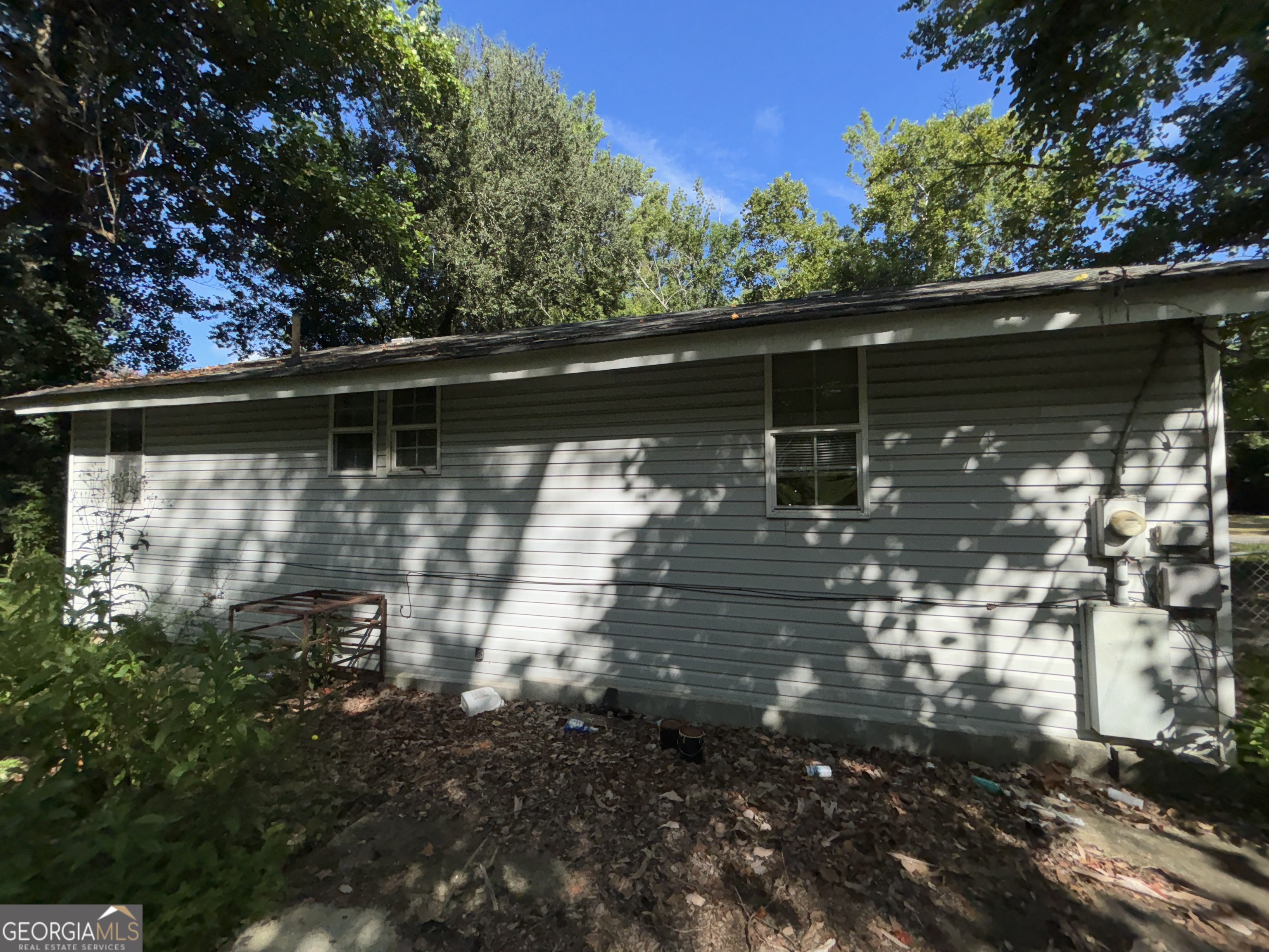 875 Perry DR