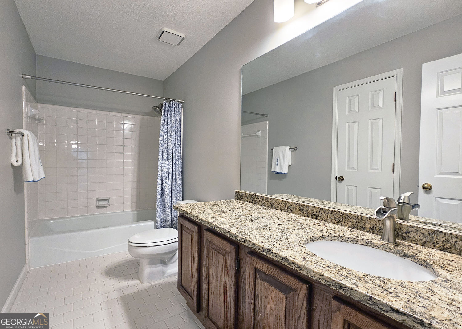 Roswell, Georgia 30075, United States, 4 Bedrooms Bedrooms, ,4 BathroomsBathrooms,Residential,Active,236639