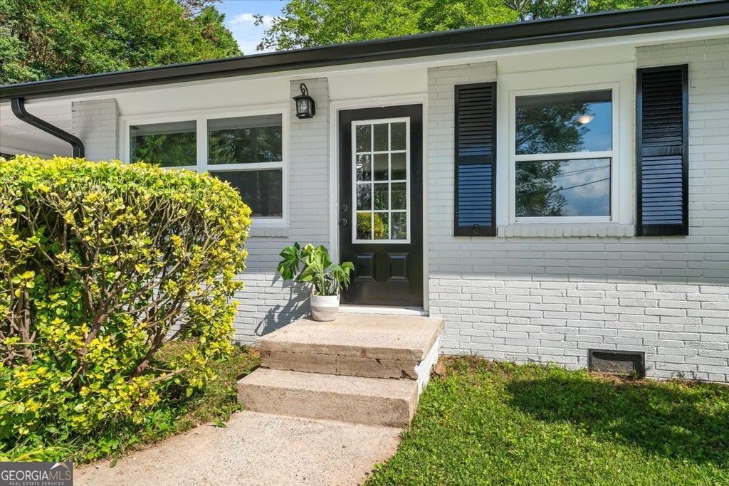 Photo of 3374 Spring Drive, Atlanta, GA 30360 (MLS # 10793801)