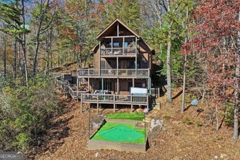 Single Family Residence at 31 The Kings CT