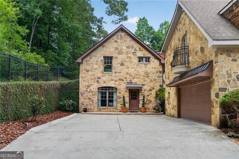 625 Willeo Rd, Roswell, GA, 30075, USA, 7 Bedrooms Bedrooms, ,7 BathroomsBathrooms,Residential,Active,625 Willeo Rd,10786013