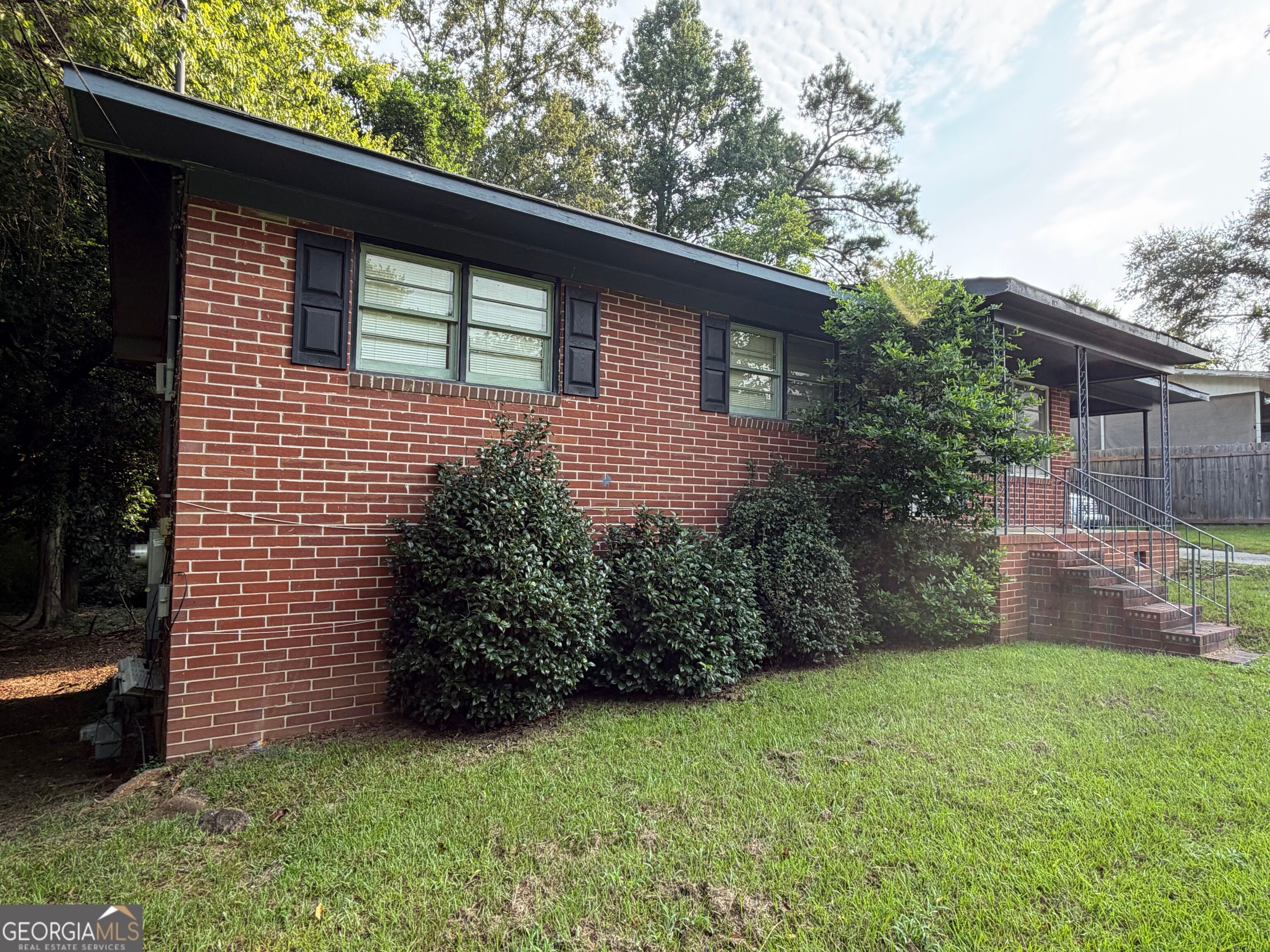 4020 Lindwood DR
