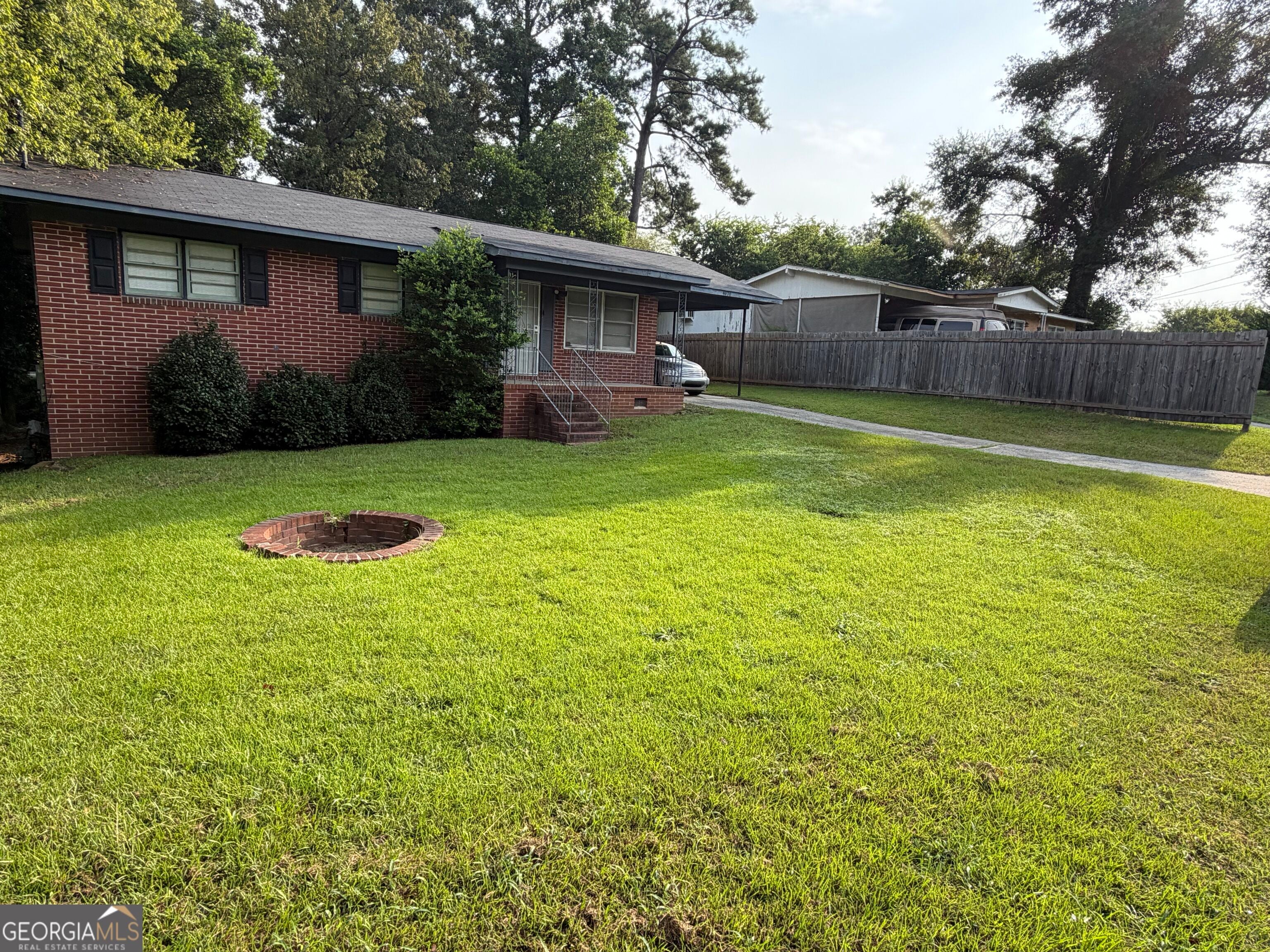 4020 Lindwood DR