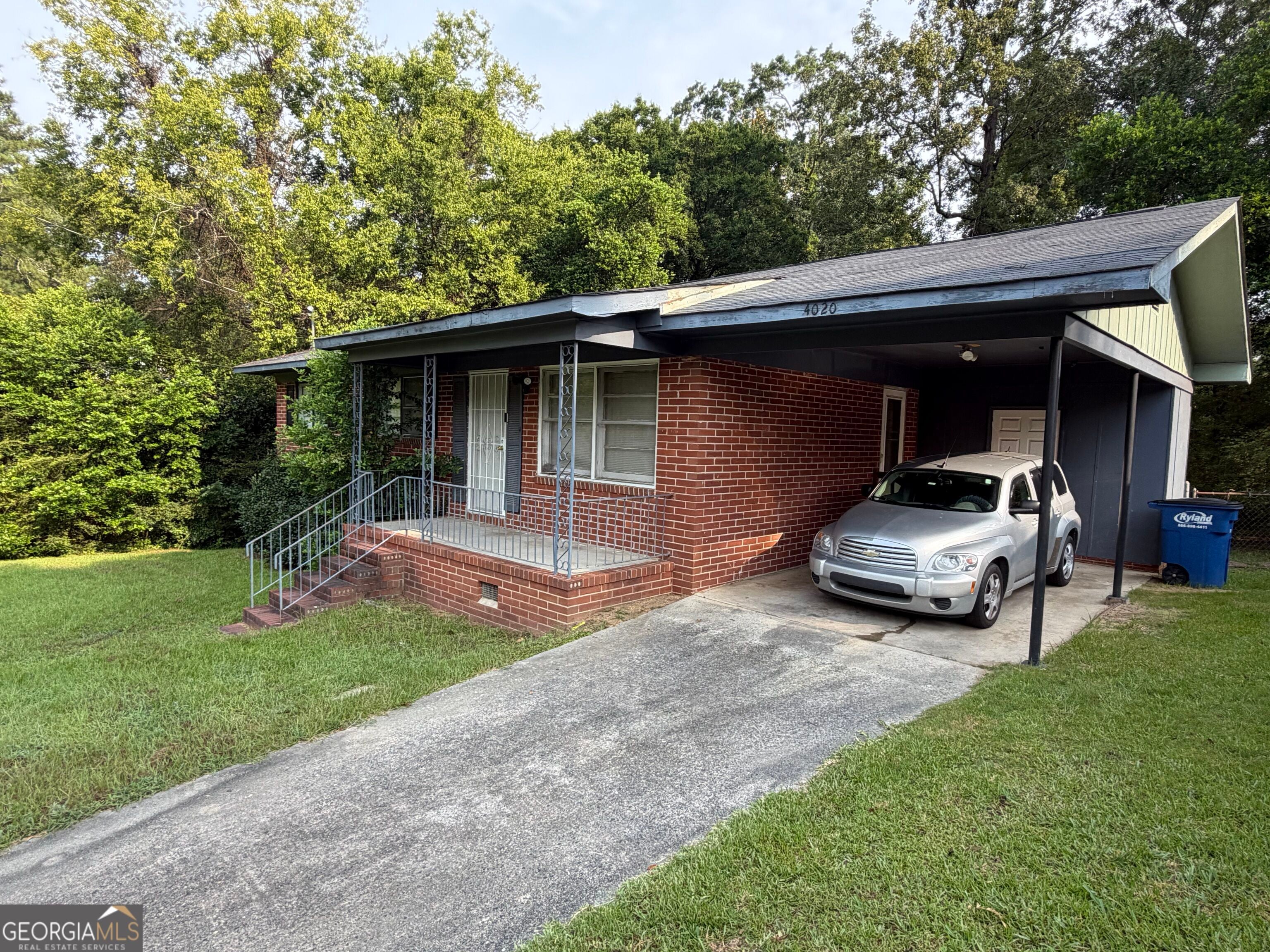 4020 Lindwood DR