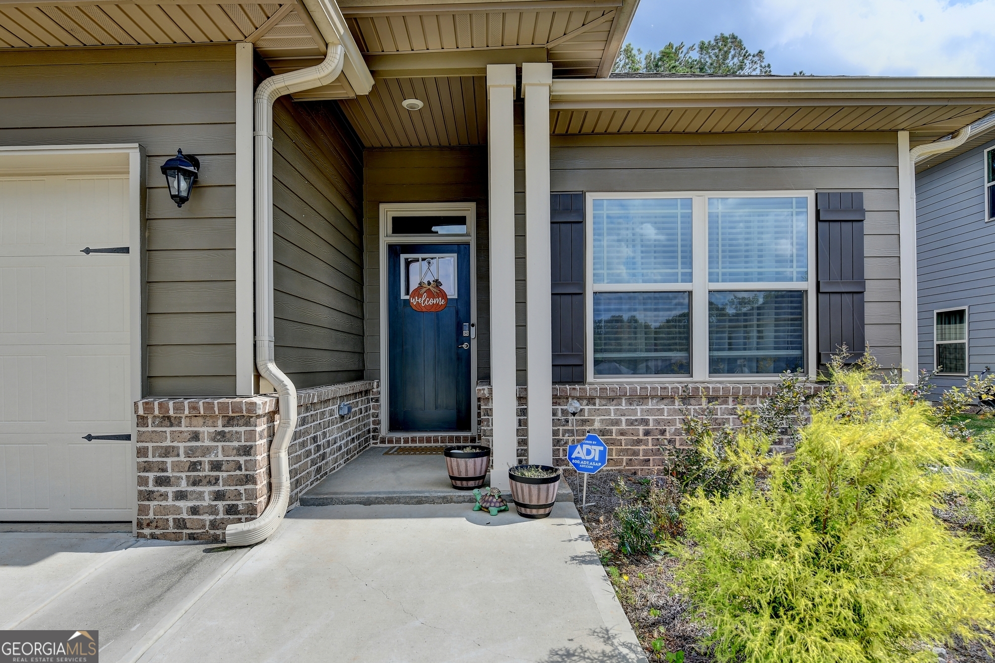 290 Magnolia Villas DR